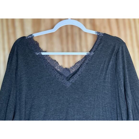 Lane Bryant Plus Sz 18/20 Lot Of 2 Black/Gray Lace Trim V-Neck Top Staple Basic - Picture 5 of 8